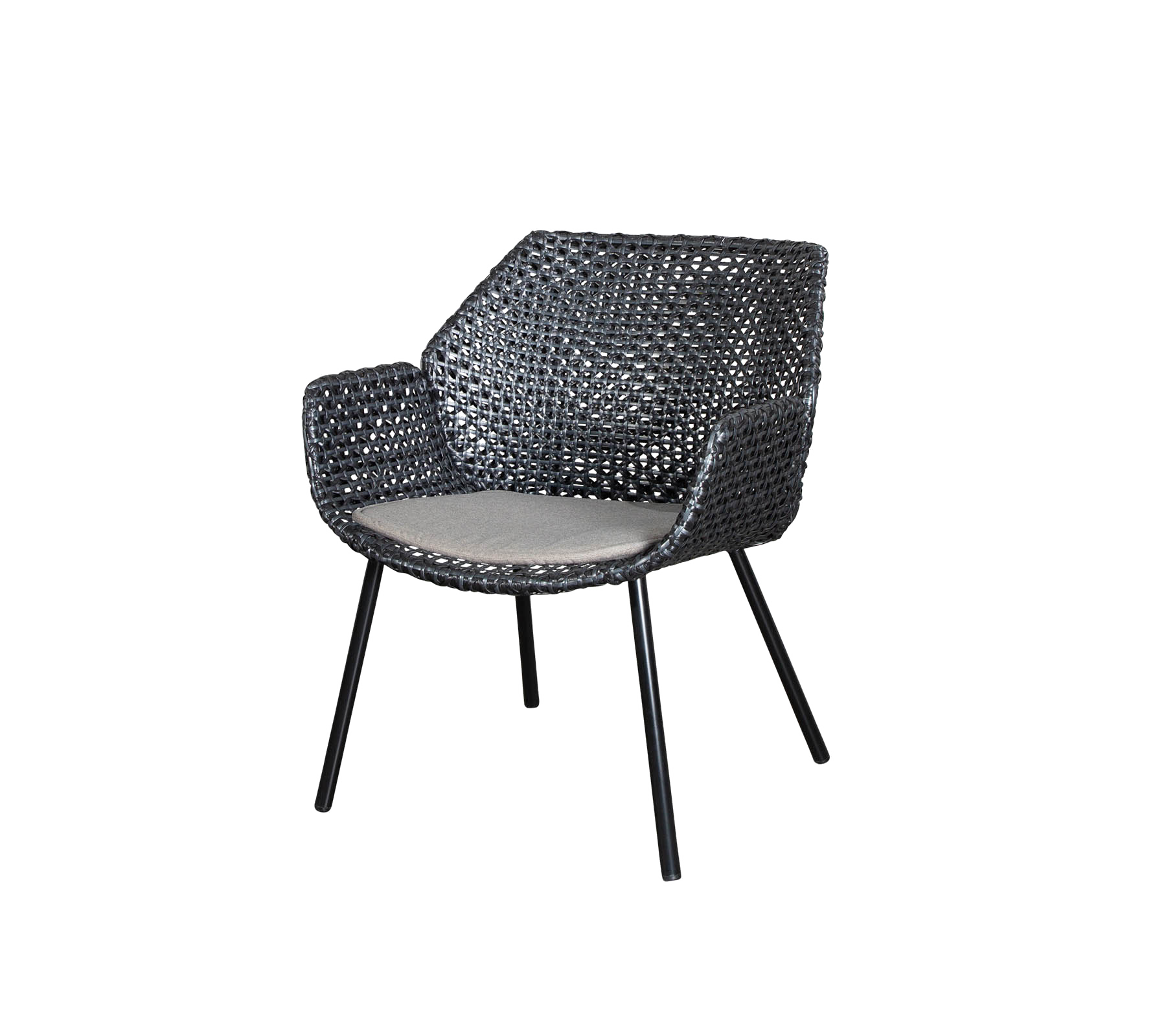 Fauteuil tissé élégant avec un siège rembourré, doté de jambes en métal sleek et d'un design moderne, parfait pour les environnements contemporains.