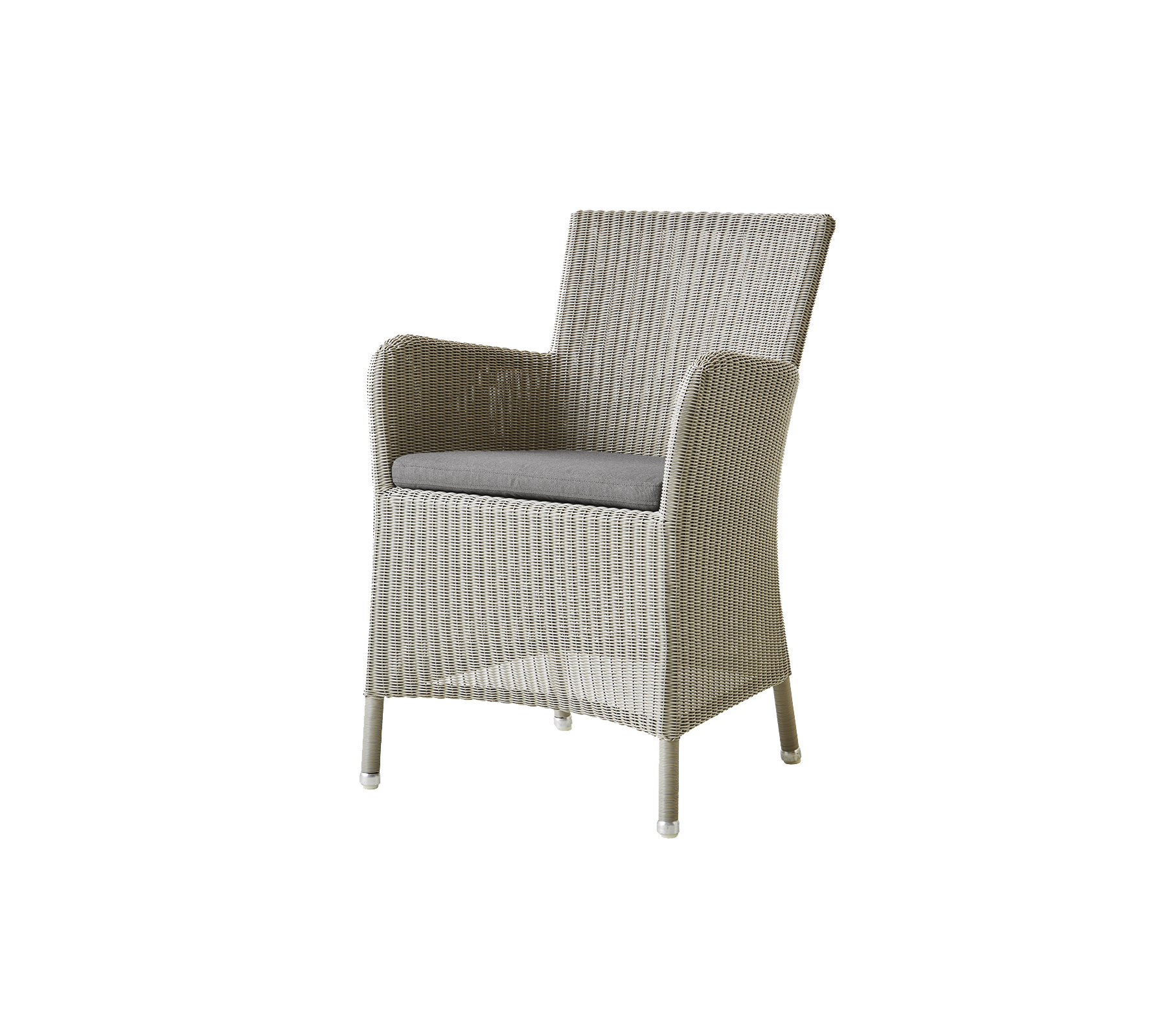 Chaise tissée légère avec accoudoirs et un coussin rembourré, conçue pour le confort et le style. Parfaite pour la détente.