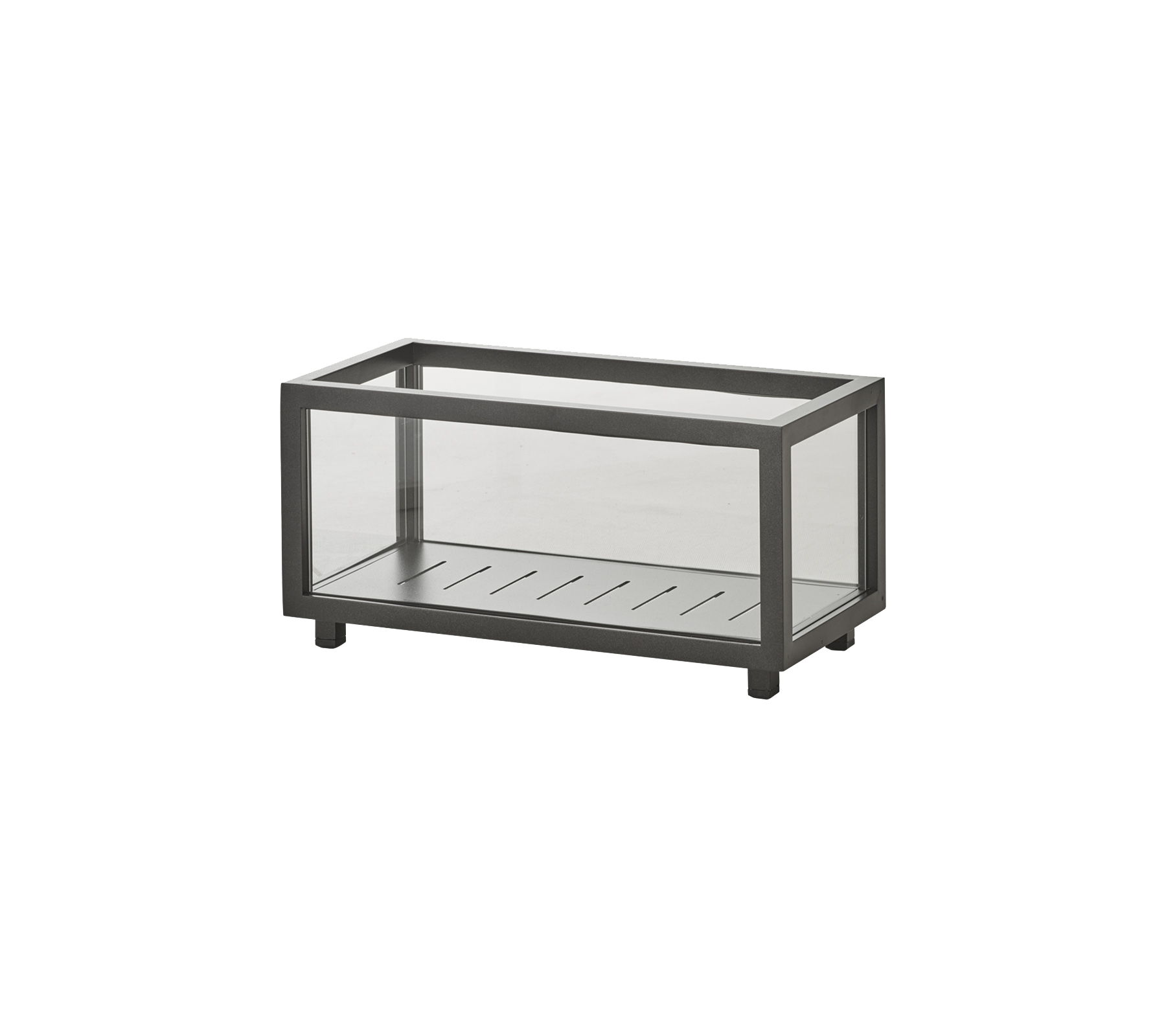 Vitrine en verre rectangulaire avec un cadre en métal élégant, dotée d'une base fendue pour présenter les objets de manière efficace.