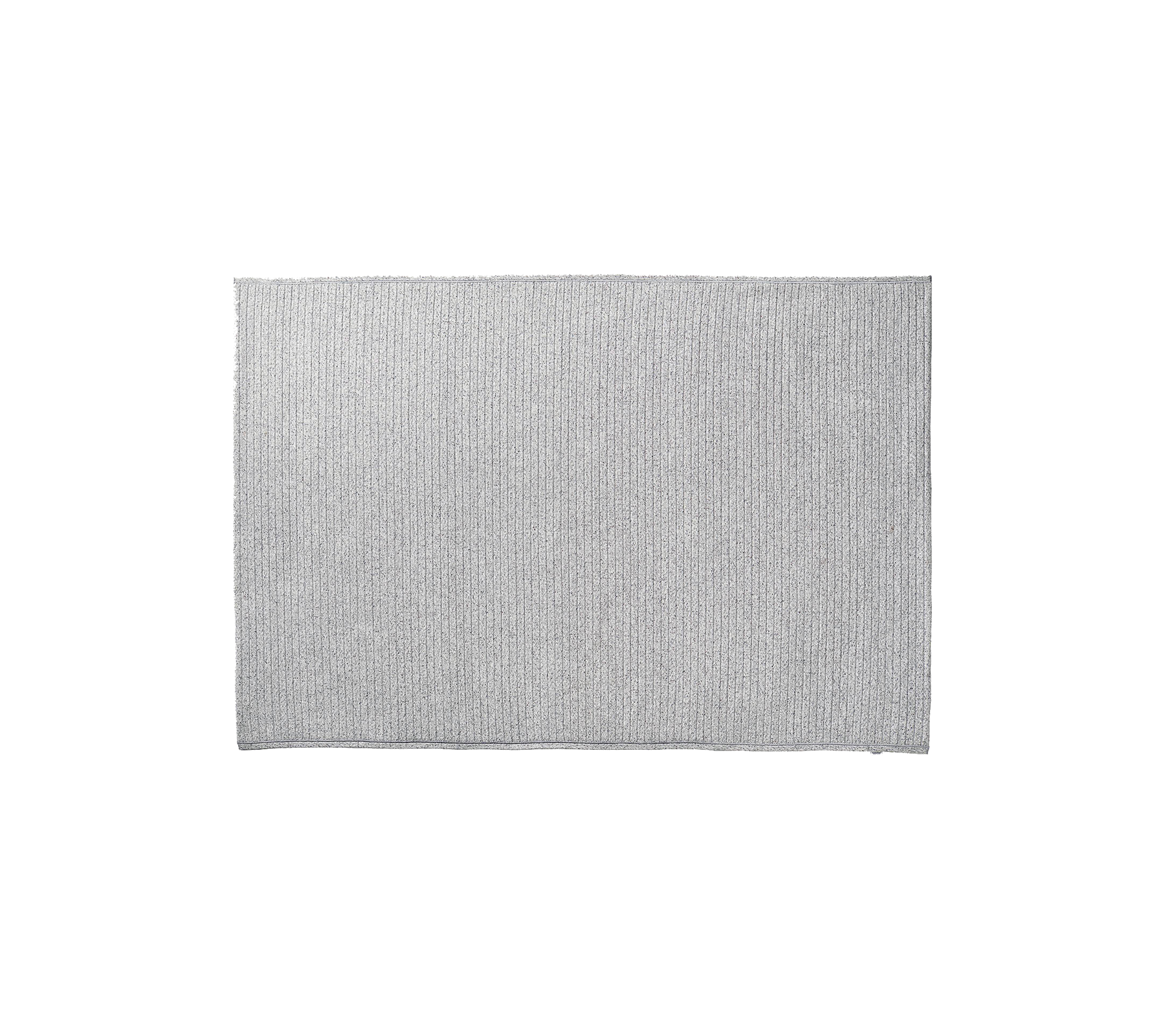 Tapis rectangulaire gris avec une surface texturée, présentant des lignes verticales pour une esthétique épurée et moderne. Convient à divers environnements.