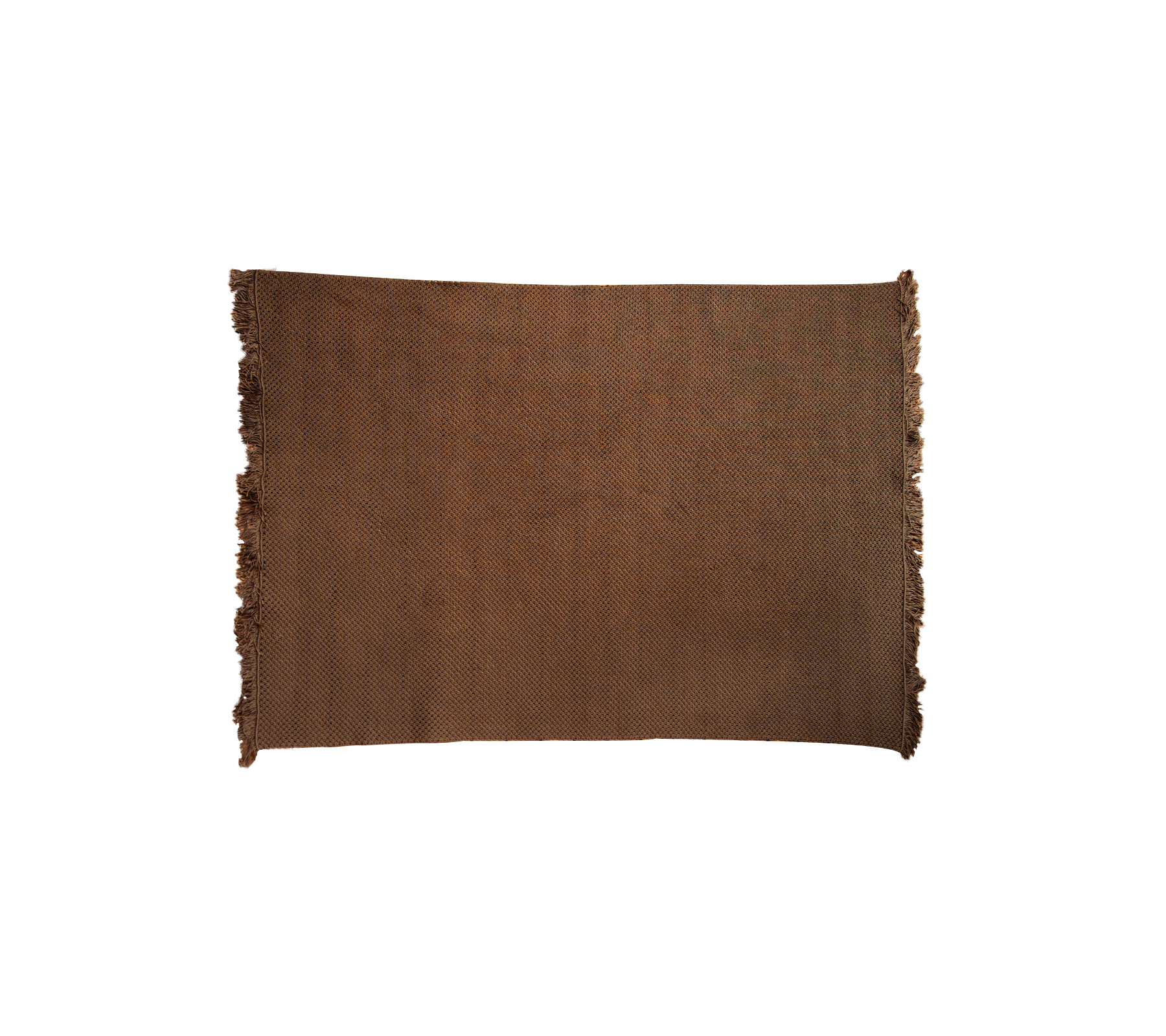 Un tapis brun texturé avec des franges, ajoutant chaleur et style à n'importe quel espace.