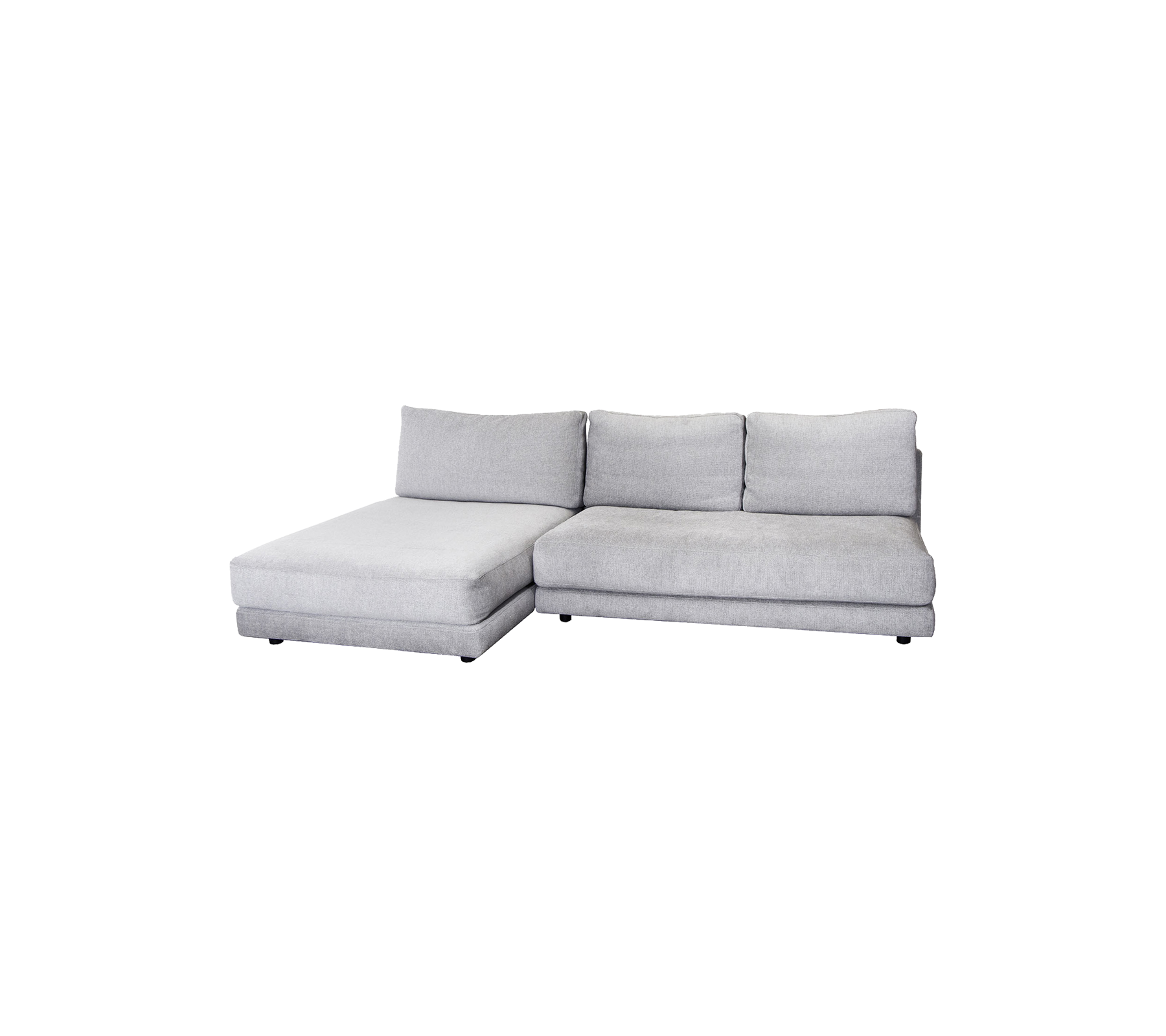Un canapé sectionnel gris moderne avec un repose-pieds confortable et des coussins moelleux, parfait pour tout espace de vie.